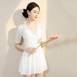 泳装 2026仙气游泳衣夏连体平角保守显瘦遮肚蕾丝韩版 性感温泉时尚