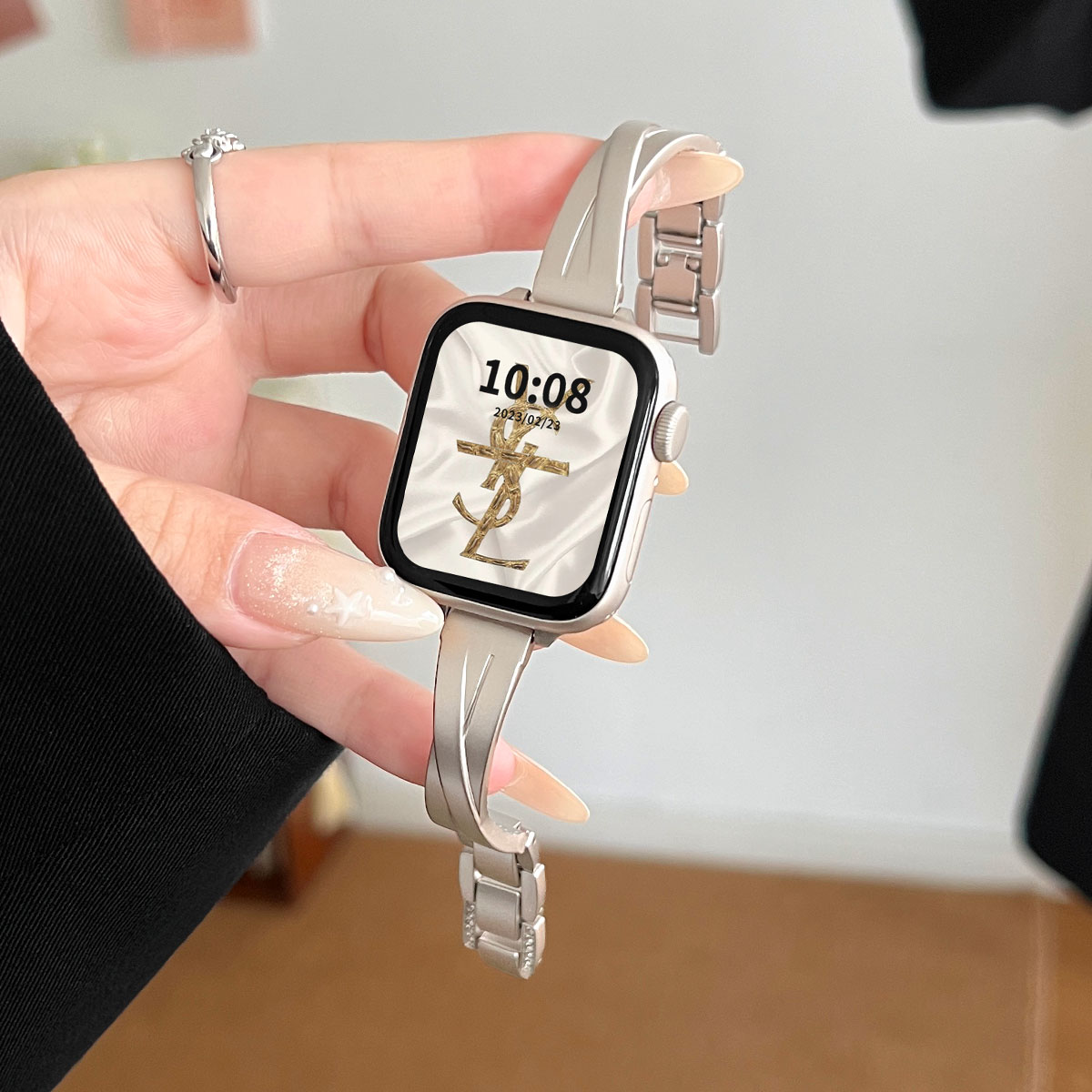 适用iwatchs11代手表带高级感女款s10新品applewatchs9苹果8独特漂亮7超好看女士金属手链se腕表系列夏天透气