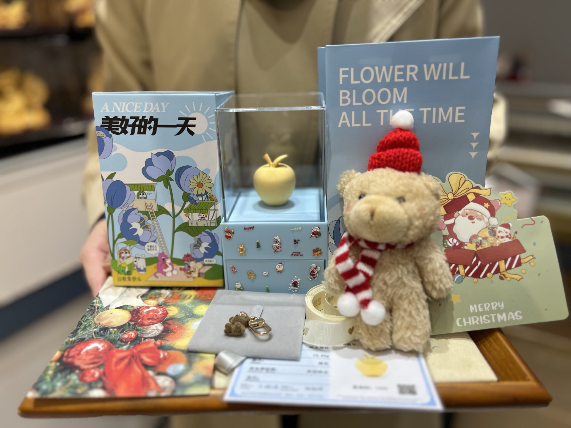 铸金999圣诞节平安夜苹果摆件礼盒实物拍摄一手货源供各体系行业