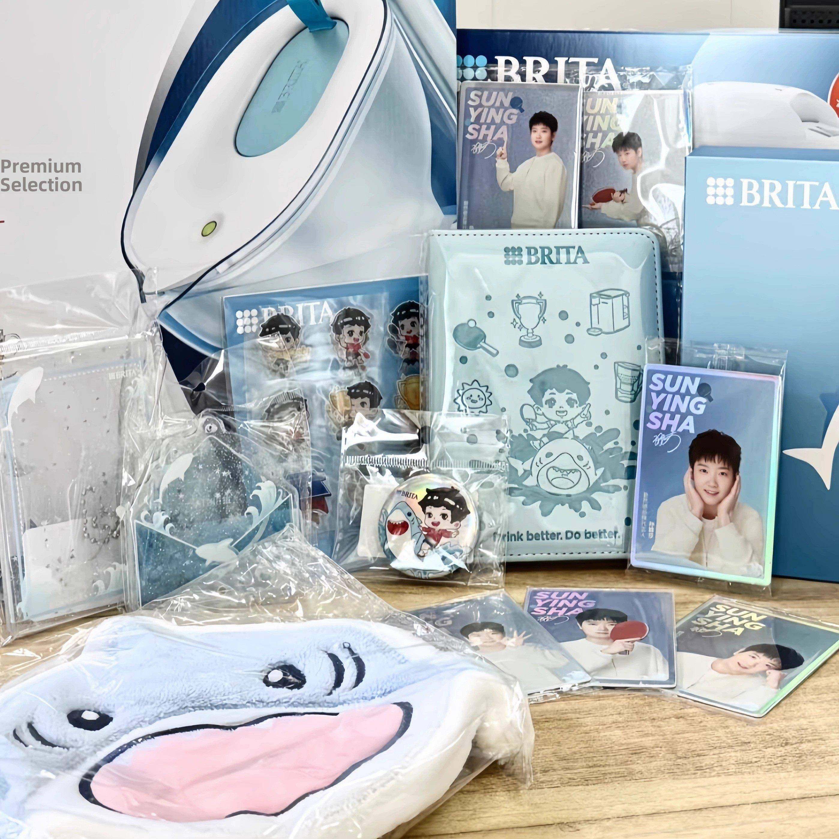 孙英莎布然周边联合命名小鲨鱼痛包吧砖闪卡配套系列纪念周边