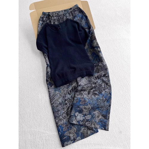 老钱风巨好看的套装2025夏季爆款藏蓝色针织上衣印花阔腿裤两件套