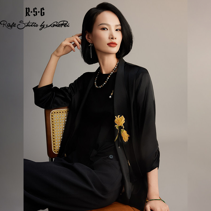 郭培成衣品牌【&ldquo;药&rdquo;爱自己】佛手花刺绣丝滑垂坠感披肩外套