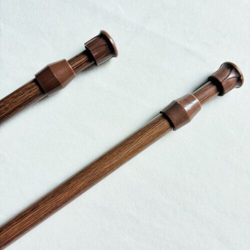 深咖色可伸缩免打孔窗帘杆