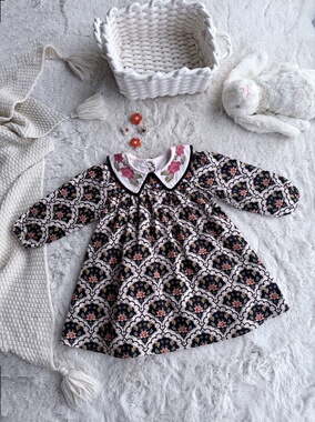 Millie baby｜2026秋冬新款女童复古刺绣花朵长袖碎花连衣裙