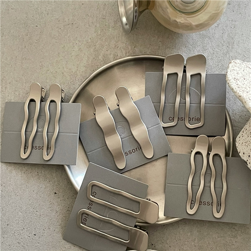 金属银色波浪线条发夹