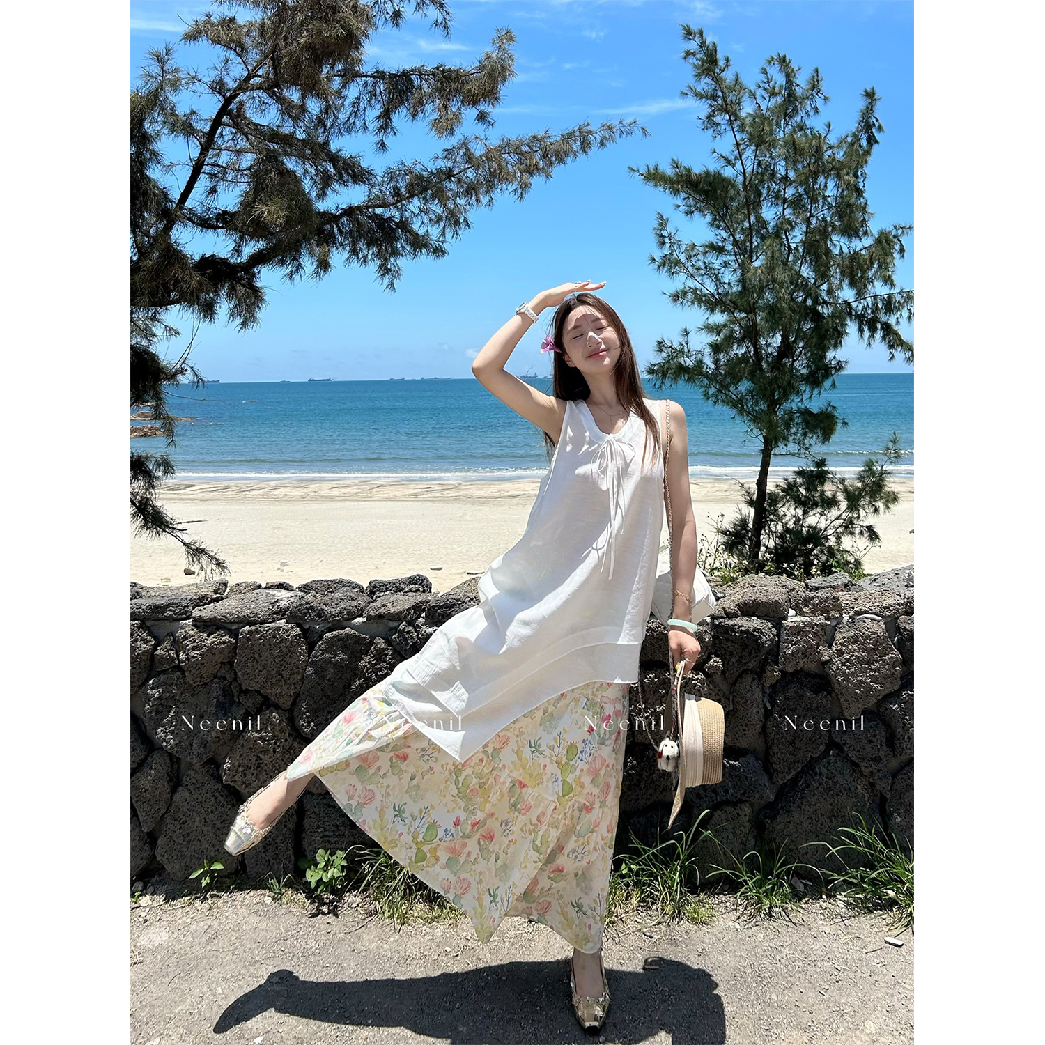 宽松不规则下摆无袖上衣女设计感