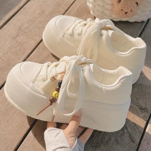 小白鞋女2026新款春季厚底增高休闲运动板鞋百搭ins潮小众鞋板鞋