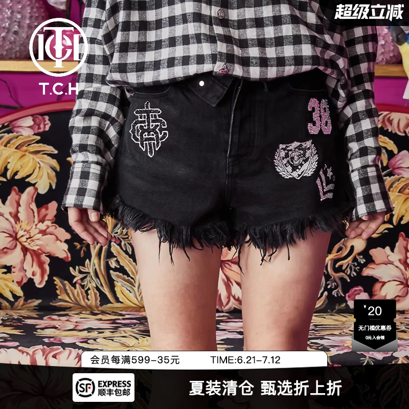 TCH潮牌大C百搭时尚数字标牌烫钻黑色牛仔短裤T66A216112