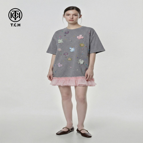 TCH【减龄百搭】秋款彩色蝴蝶烫钻花边下摆灰色连衣裙T78A30E1039