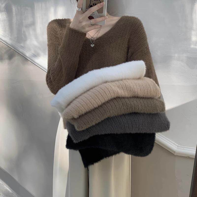 慵懒风软糯V领短款毛衣女