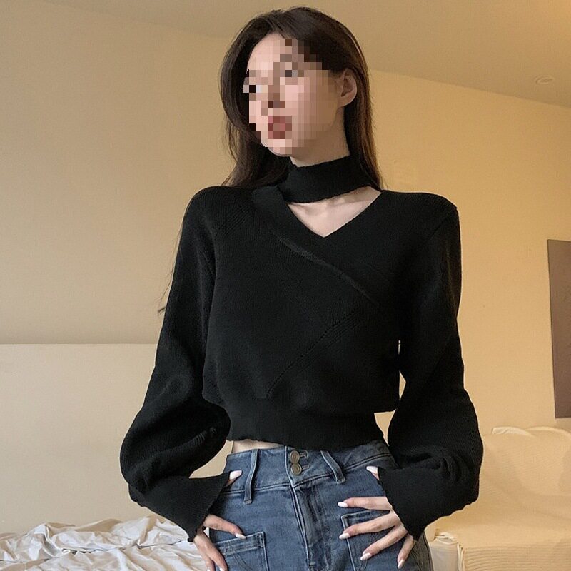 设计感交叉挂脖V领毛衣女