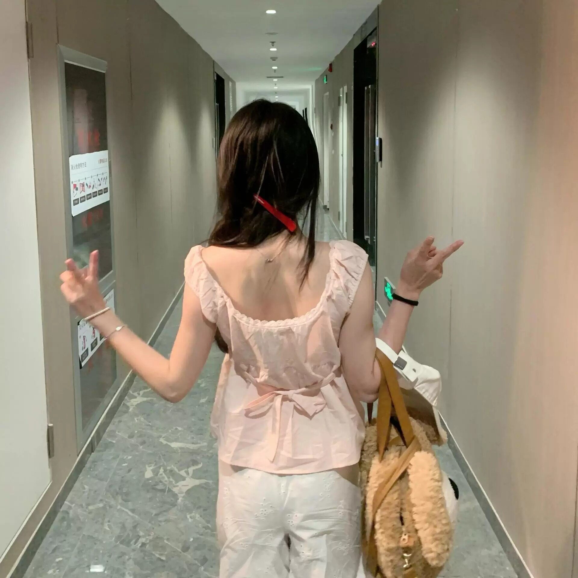 甜美纯欲风粉色一字肩无