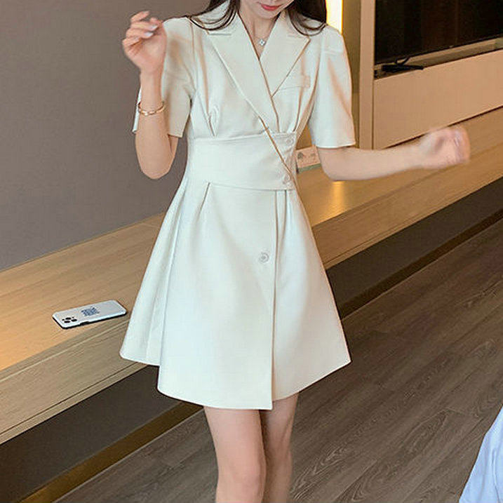 赫本风白色西装连衣裙女