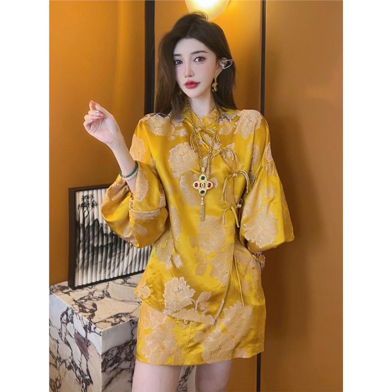 小洋装名媛高端套装女2024春款新中式国风黄色缎面衬衫裙子两件套