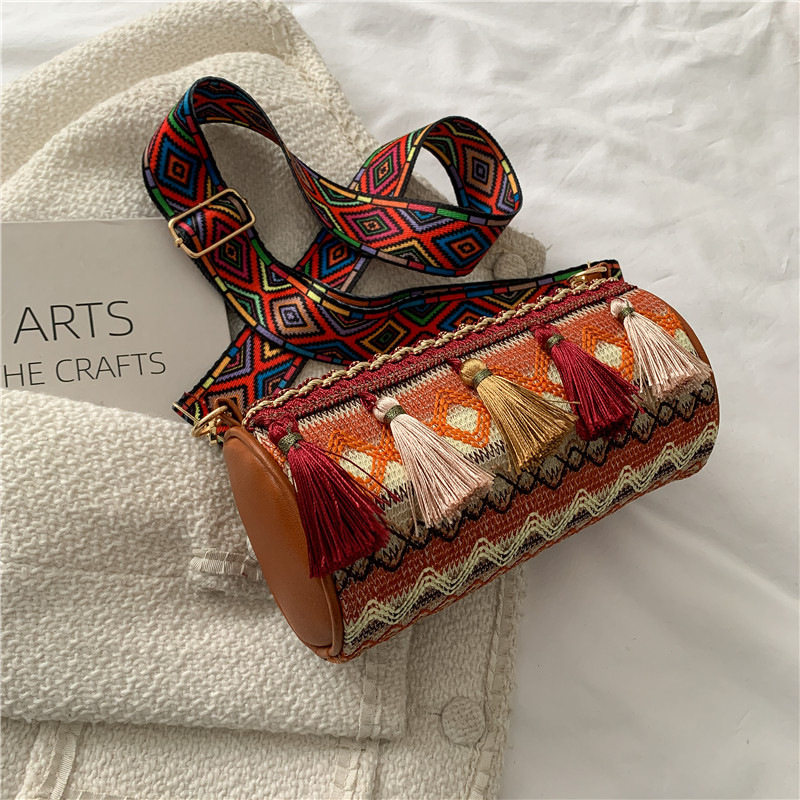 2025春季新款流苏女包时尚民族风撞色绣线圆筒女包斜挎包单肩包,箱包皮具/热销女包/男包,通用款女包,淘宝优惠券,粉丝福利购,淘宝优惠卷
