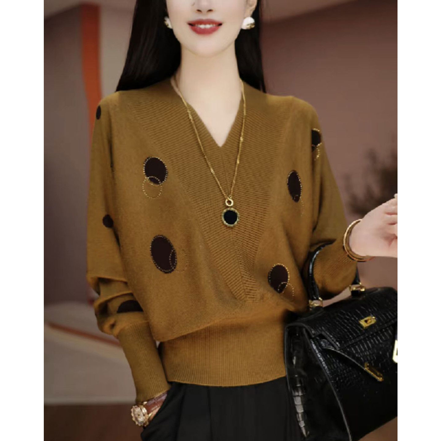 时尚洋气V领长袖针织衫妈妈装女