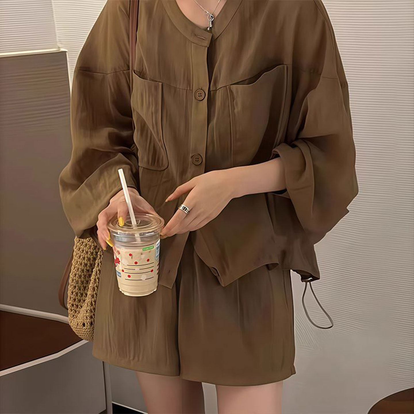 圆领防晒衬衣外套女+短裤两件套图片