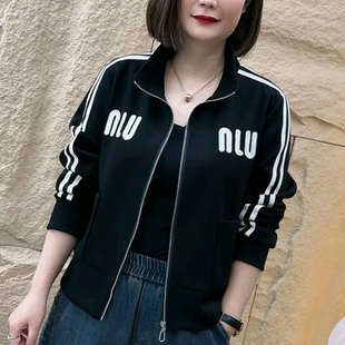 洋气百搭宽松显瘦上衣女 新款 时尚 妈妈运动休闲字母短外套2024秋季