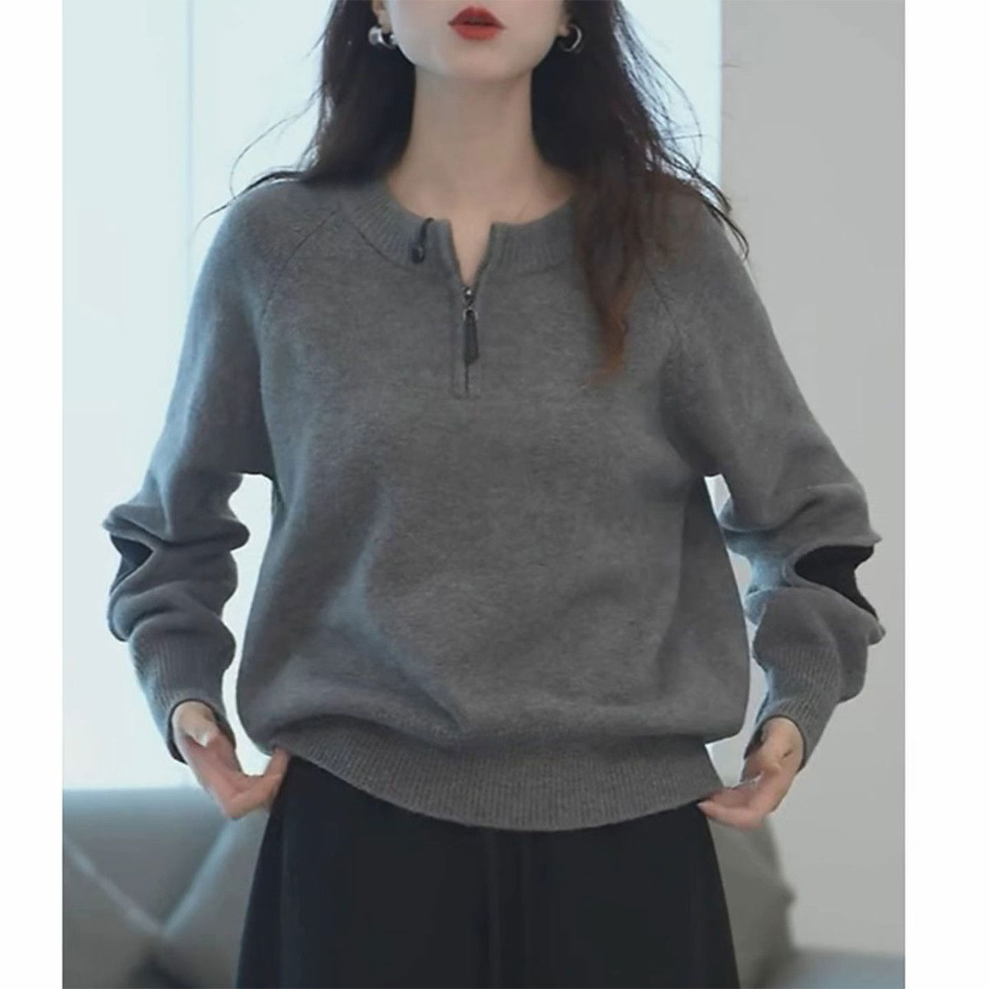 时尚拼接袖口半拉链圆领长袖毛衣