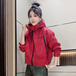 时尚连帽大兜拉链夹克冲锋衣女2024春秋新款宽松韩版棒球服外套潮
