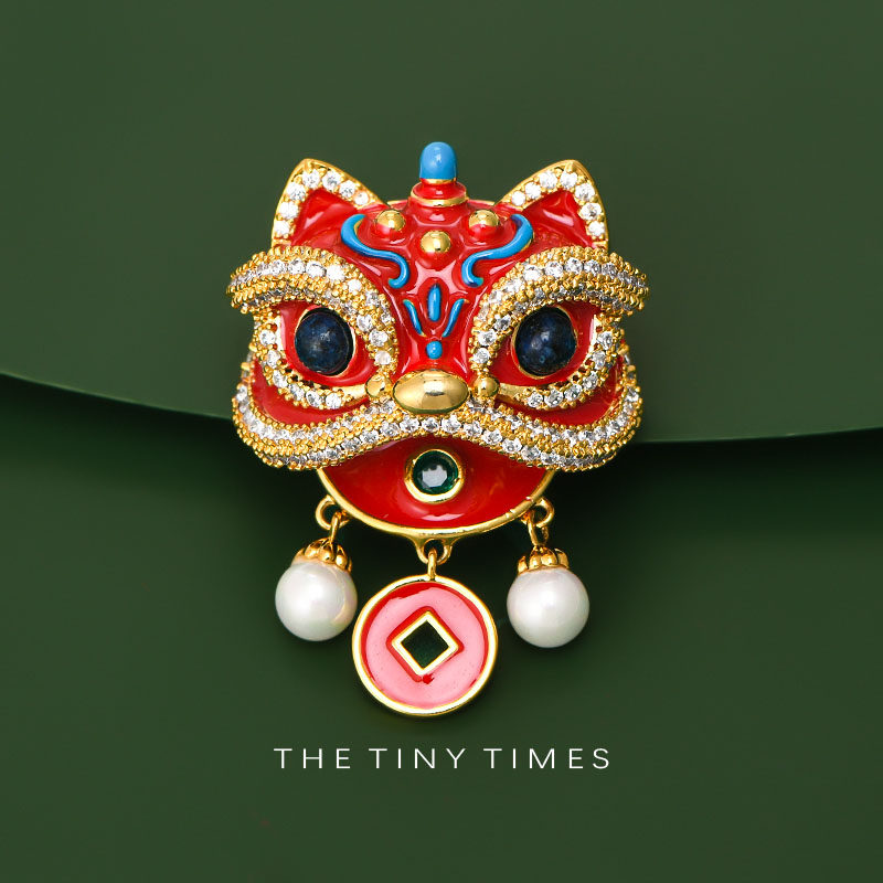 国潮醒狮胸针女新年红色送财吞金兽胸花西装大衣别针喜庆配饰,饰品/流行首饰/时尚饰品新,胸针,淘宝优惠券,粉丝福利购,淘宝优惠卷