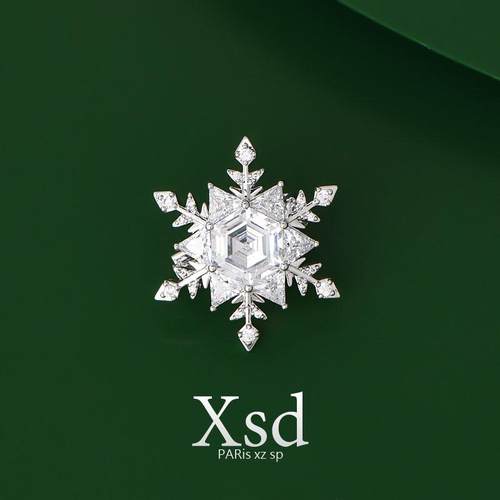 银色高档水晶雪花胸针