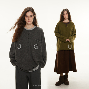 晶咕黑标JGGU【惬享通勤】绵羊毛马海毛口袋排扣针织毛衣女秋冬