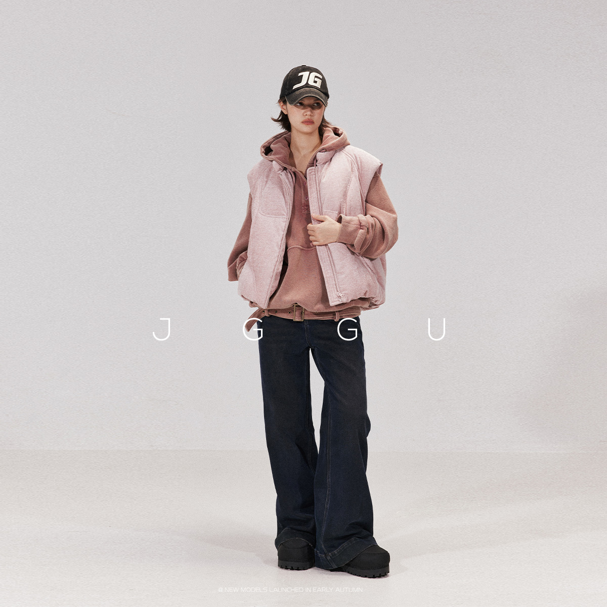 工艺不同分割结构型羽绒马甲