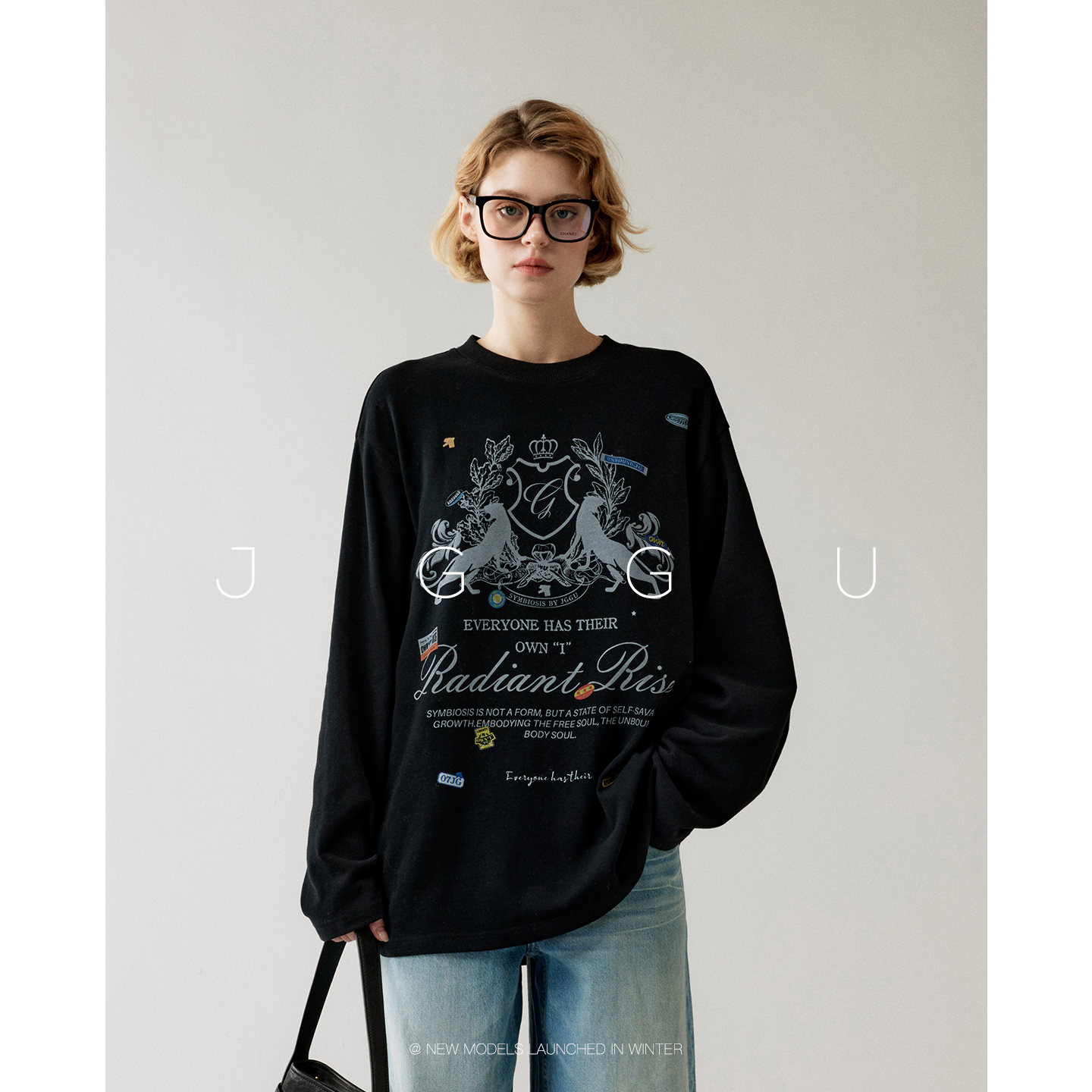 晶咕黑标JGGU【轻暖加州】美式印花圆领薄绒卫衣女2025新品冬上衣