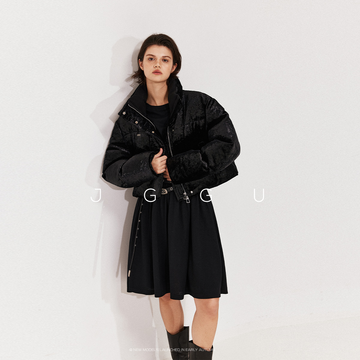 特种面料气质短款羽绒服晶咕