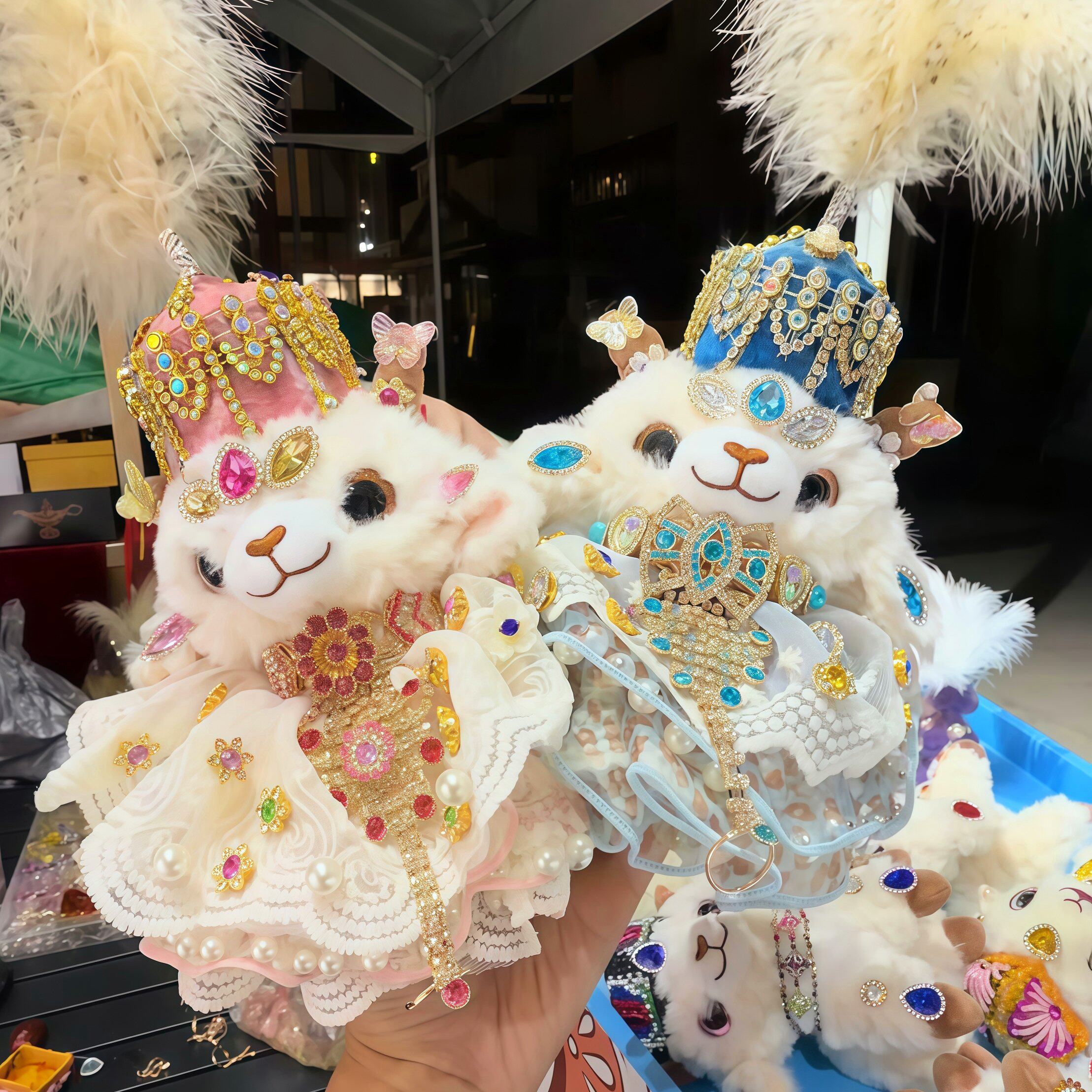现货新疆小羊网红文创旅游纪念品戴帽子小羊伴手礼富贵小羊毛绒