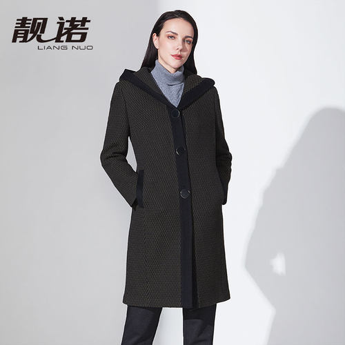 绿色拼接连帽中长款外套LD18414A