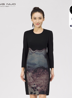 LIANGNUO肌理拼花型连衣裙气质长袖圆领长裙肌理拼花裙子LL16411A