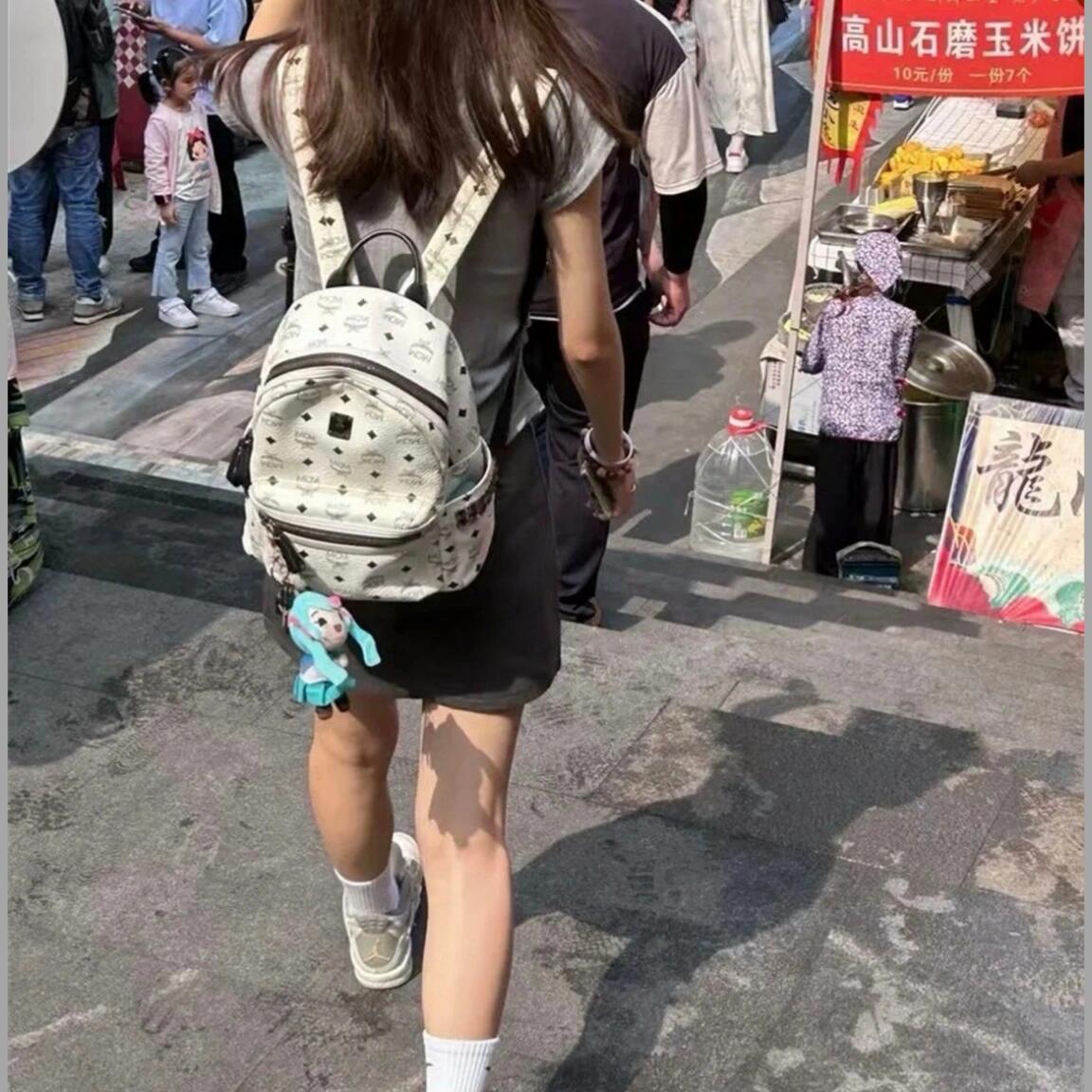 塔尖定制 STARK经典印花logo侧铆钉男女同款mini双肩包背包1204