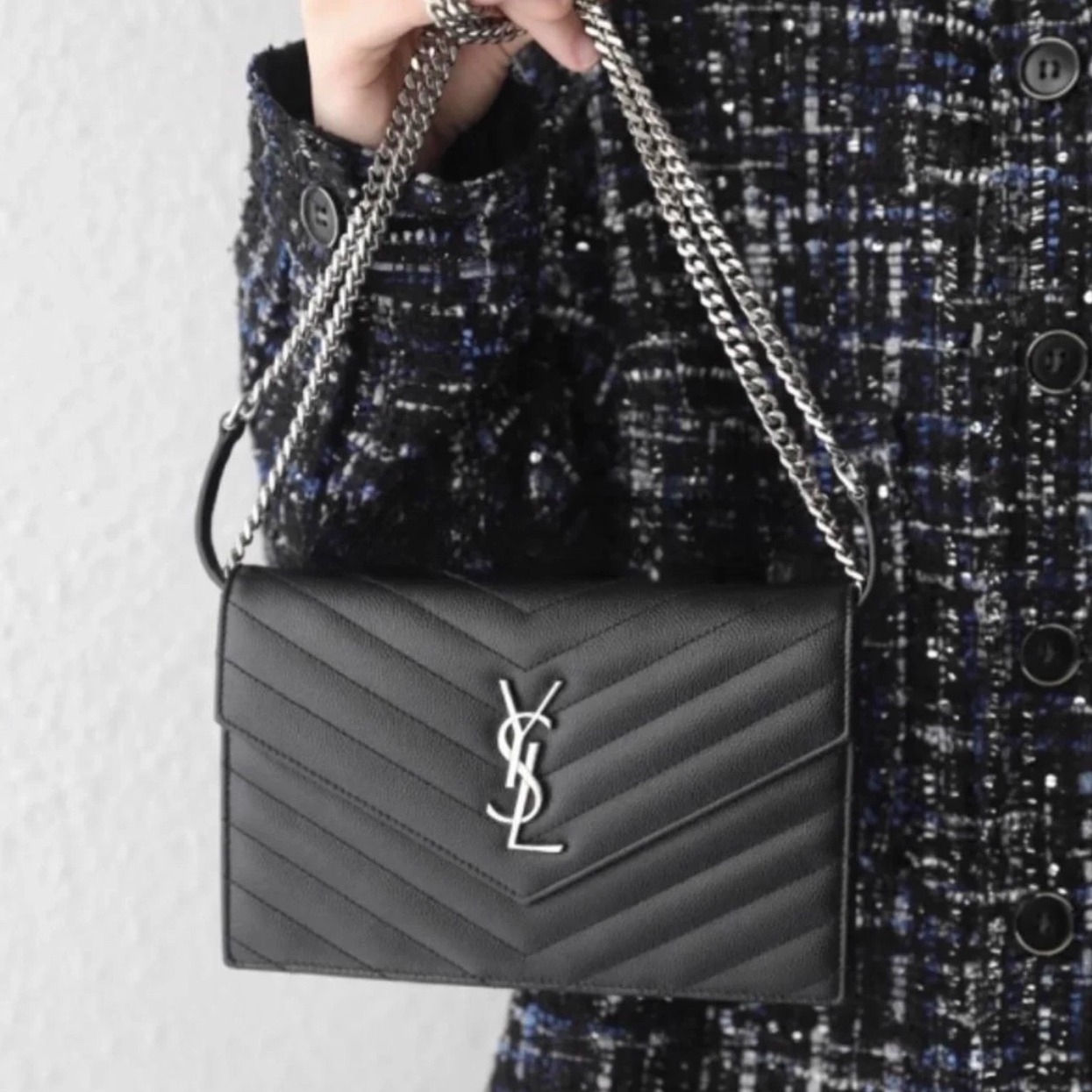 塔尖定制 CASSANDRE ENVELOPE粒面皮革信封WOC链条单肩斜挎包1104