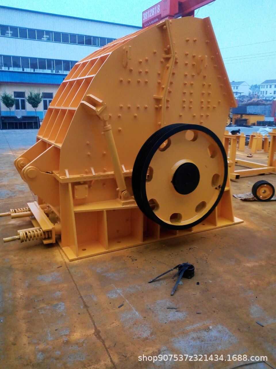 大型m型破碎机的简单介绍