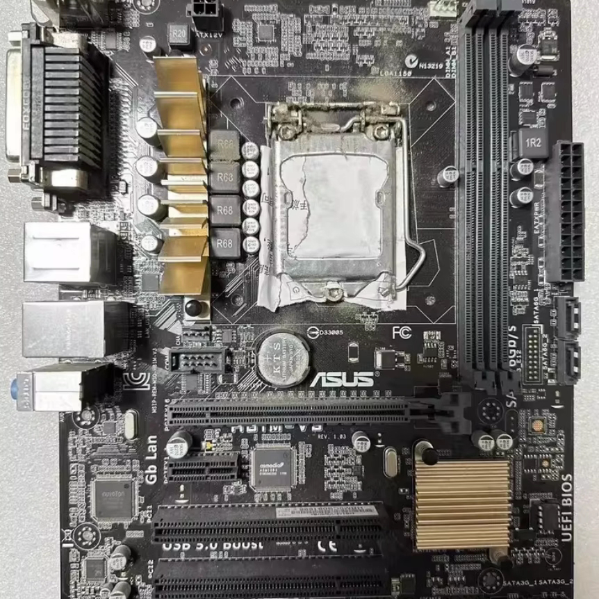 企业级主板1155针CPU接口黑色专业主板