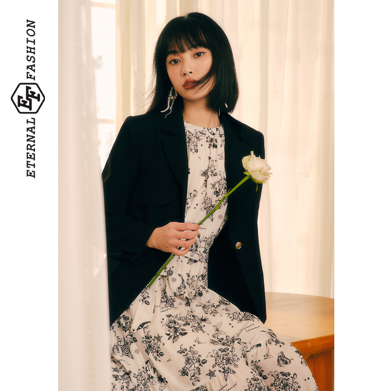 翻领口袋时尚简约OL外套女