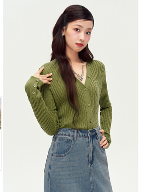 EF2025春季新款绵羊毛V领单排扣针织衫女纯色修身显瘦开衫上衣