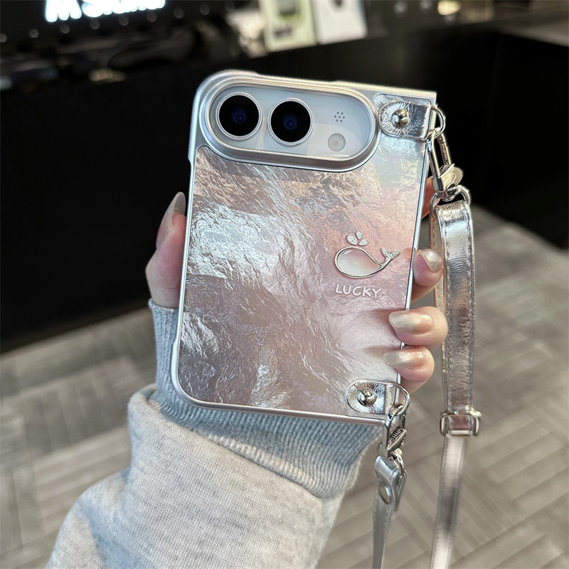 悦皇轻奢风镭射鲸鱼适用于iPhone Duo阔折叠手机壳电镀前框卡通风苹果Duo翻盖防摔保护套斜挎绳手提纱巾Duo新
