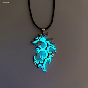 项链男士高级感夜光火焰龙项链时尚潮男款炫酷吊坠钛钢长款