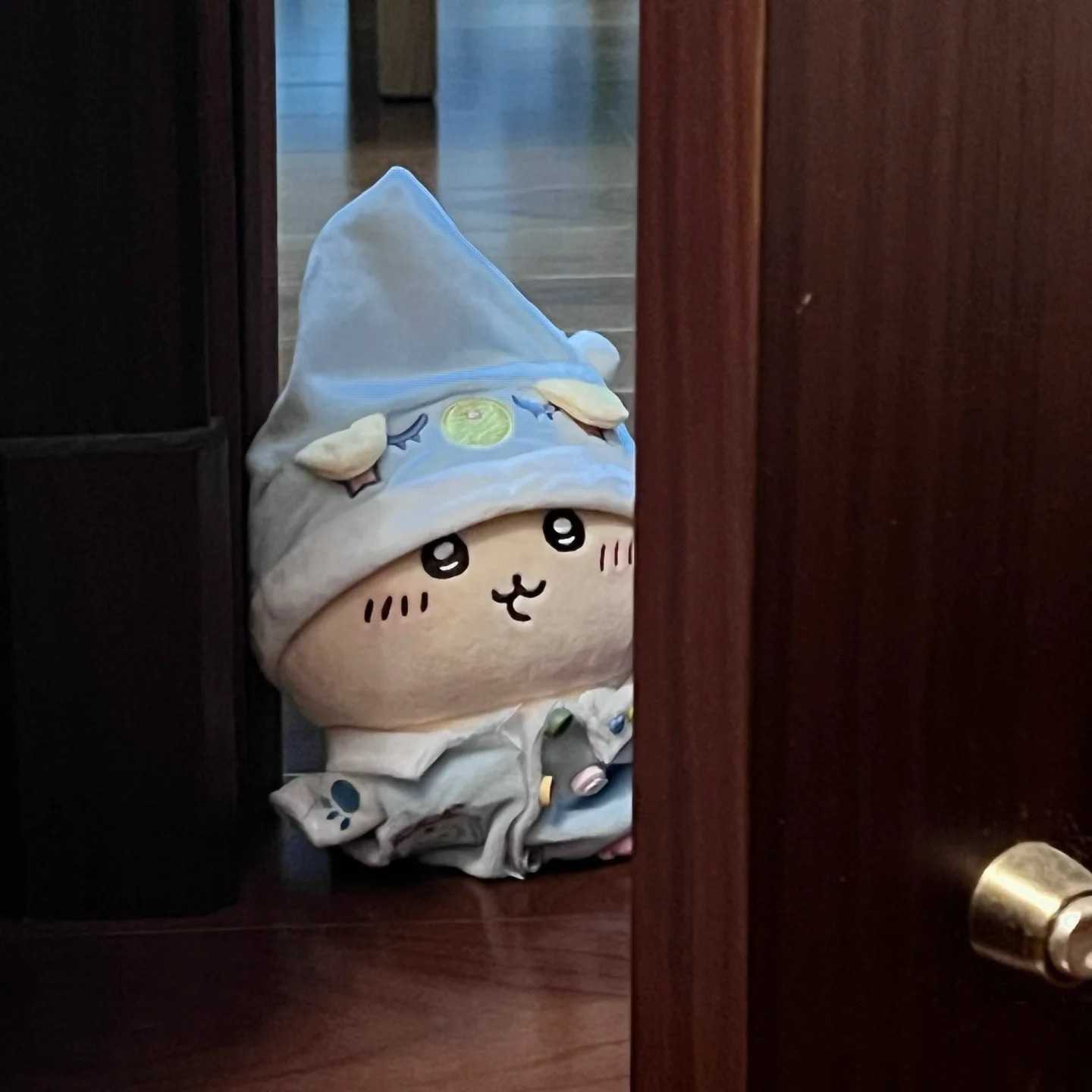 日本正版chiikawa乌萨奇蓝色睡衣可爱吉伊玩偶小八生日帽子公仔
