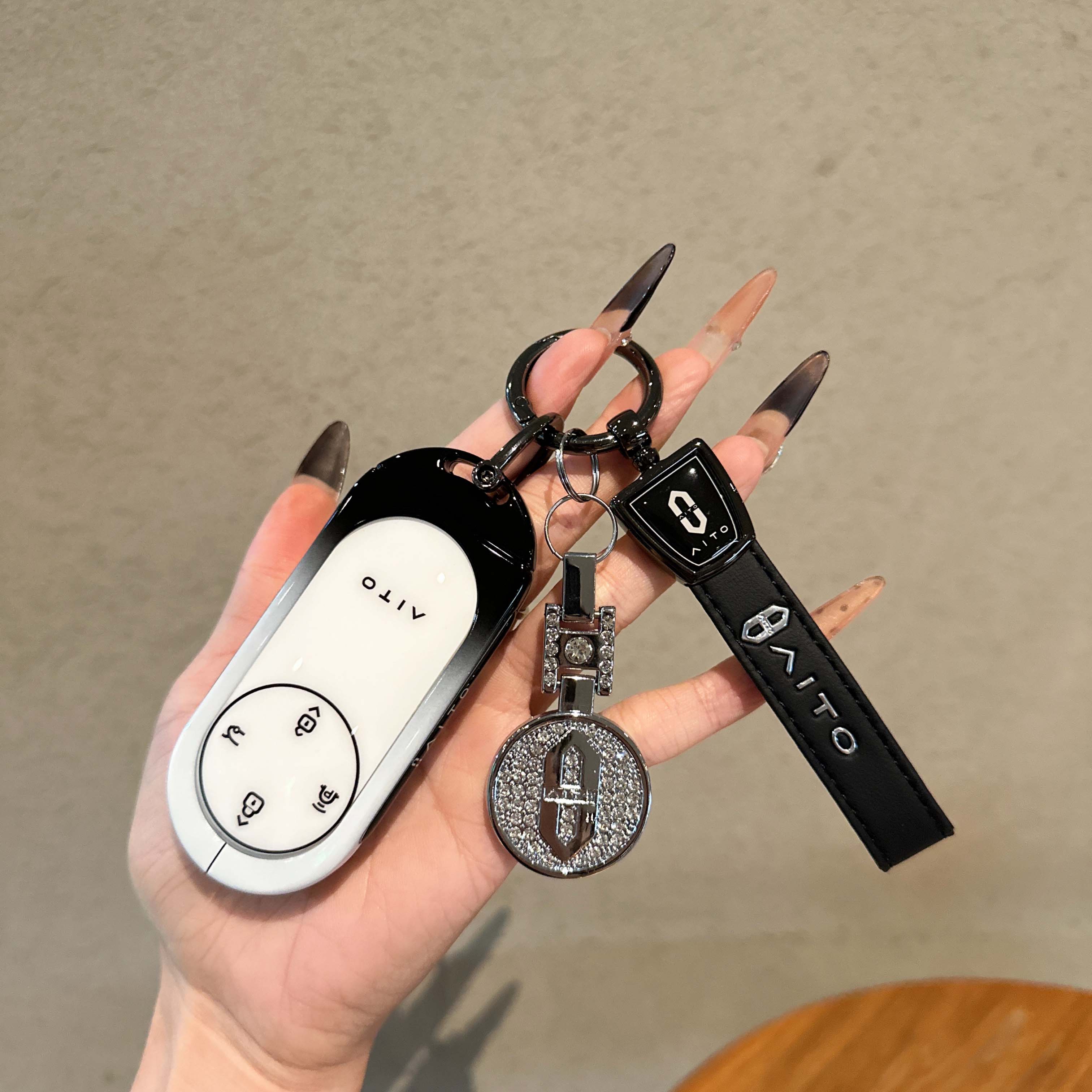 适用问界M9/M8钥匙套新m7增程UItra纯电MAX版金属保护包壳扣