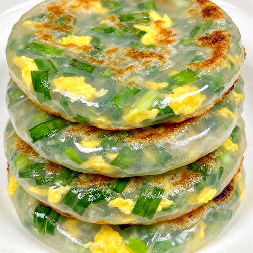 手工制作韭菜馅饼皮薄馅大早餐