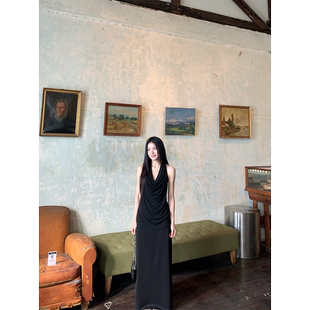 黄亮Elovey v领显瘦挂脖上衣+松紧腰半裙套装两件套