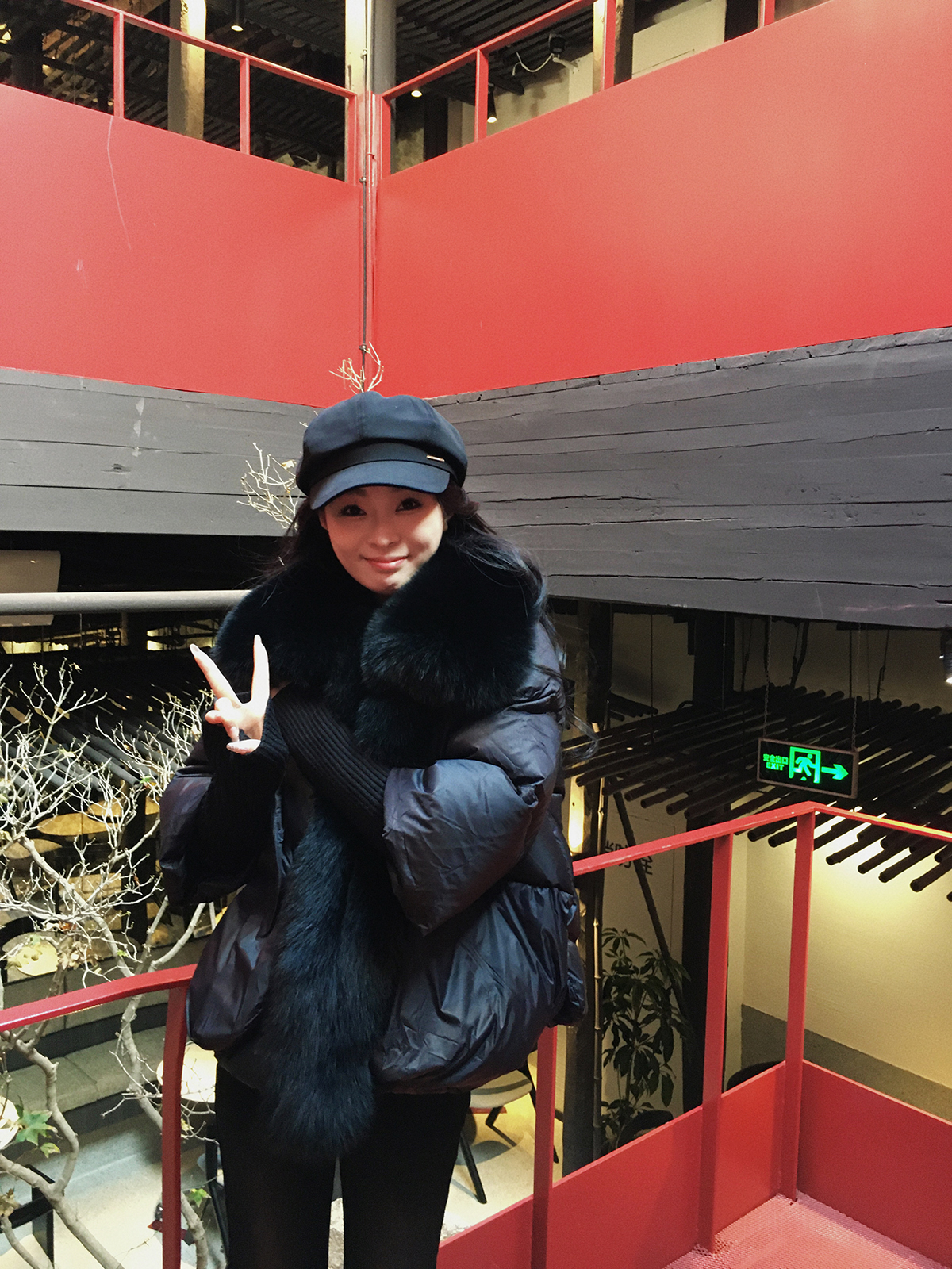 设计感短款羽绒服女冬季