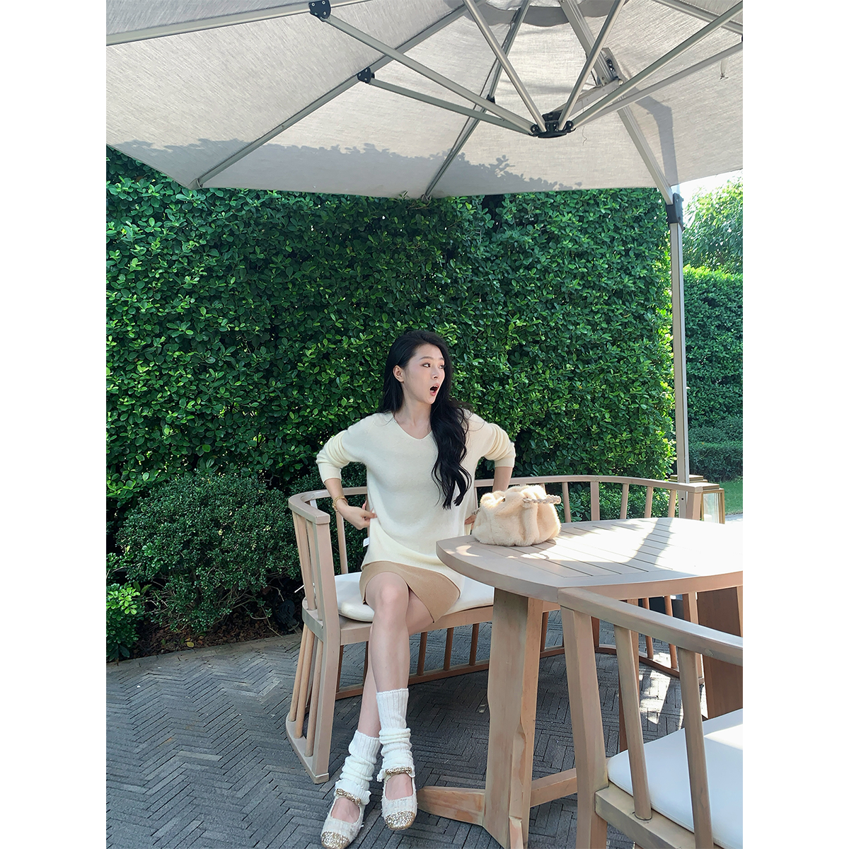 黄亮Elovey 1oo羊毛手感软糯针织显瘦v领毛衣内搭打底上衣B01-2