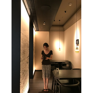 现货 黄亮Elovey 天丝羊毛V领短袖T＋水墨晕染豹纹半裙两件套套装