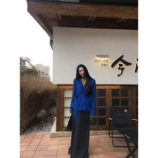 黄亮Elovey 宝蓝色针织开衫系带毛衣+长款半裙两件套套装气质显瘦