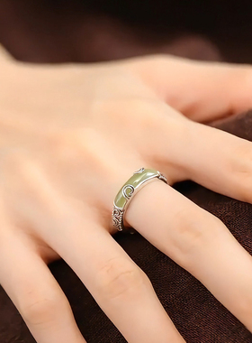 925银新中式唐草纹碧玉半弯戒指